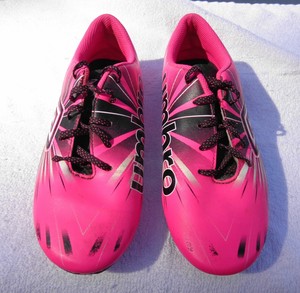 youth girls soccer cleats