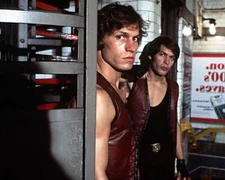Warriors, The [James Remar / Michael Beck] (56976) 8x10 Photo