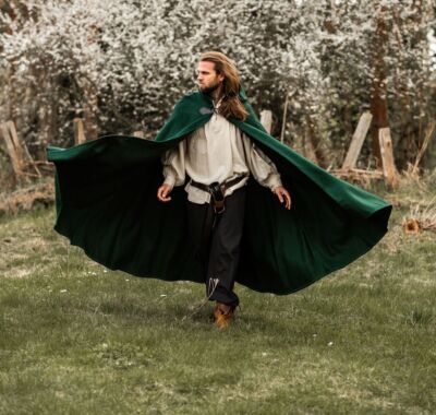Umhang Liam Wolfsschließe Mittelalter Kelten Wikinger Farbauswahl Kapuze 160 cm