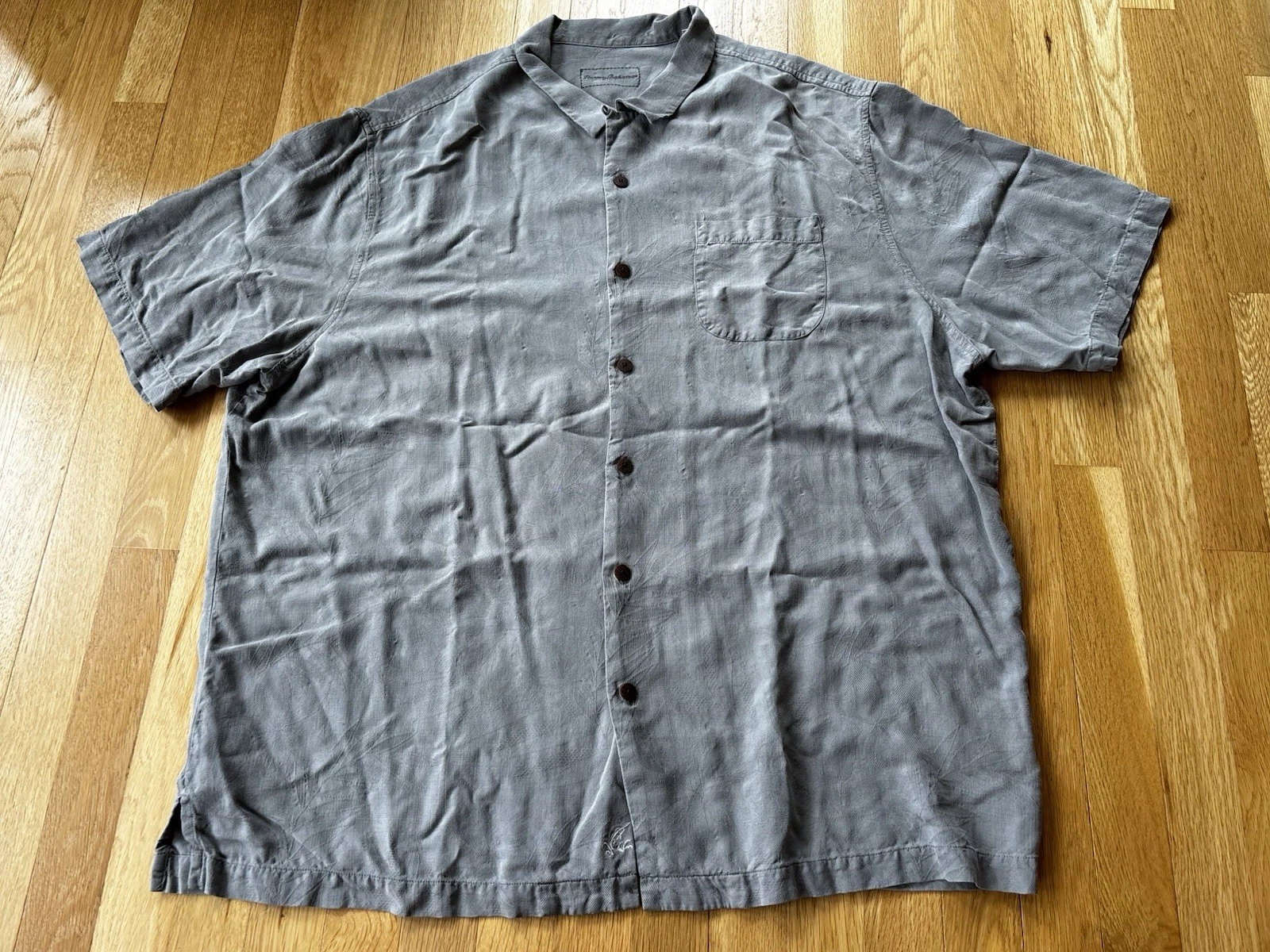 Tommy Bahama 100% Silk Hawaiian Camp Shirt Mens 2XT Gray Leaf Print Button Down