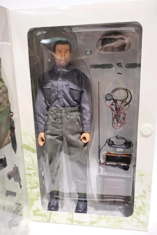 Figura de acción Dragon 1/6 Italia 1944 Heer Radio Operador Herman Stahlschmidt Foto 4 de 4
