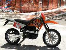 Maisto motorcycle KTM 540 SXC 1:18 Scale Diecast Model Mint in Blister & Plinth