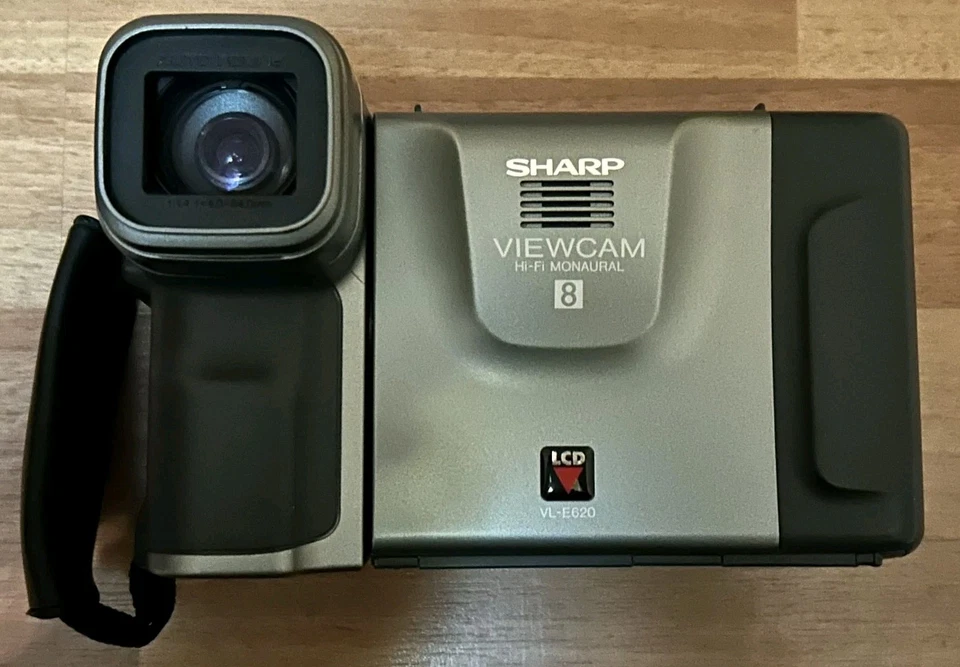 Sharp Viewcam Hi-8 Camcorder w/Bag, Batteries, Remote, Power Cord, Tape, Manual - Image 2 of 4