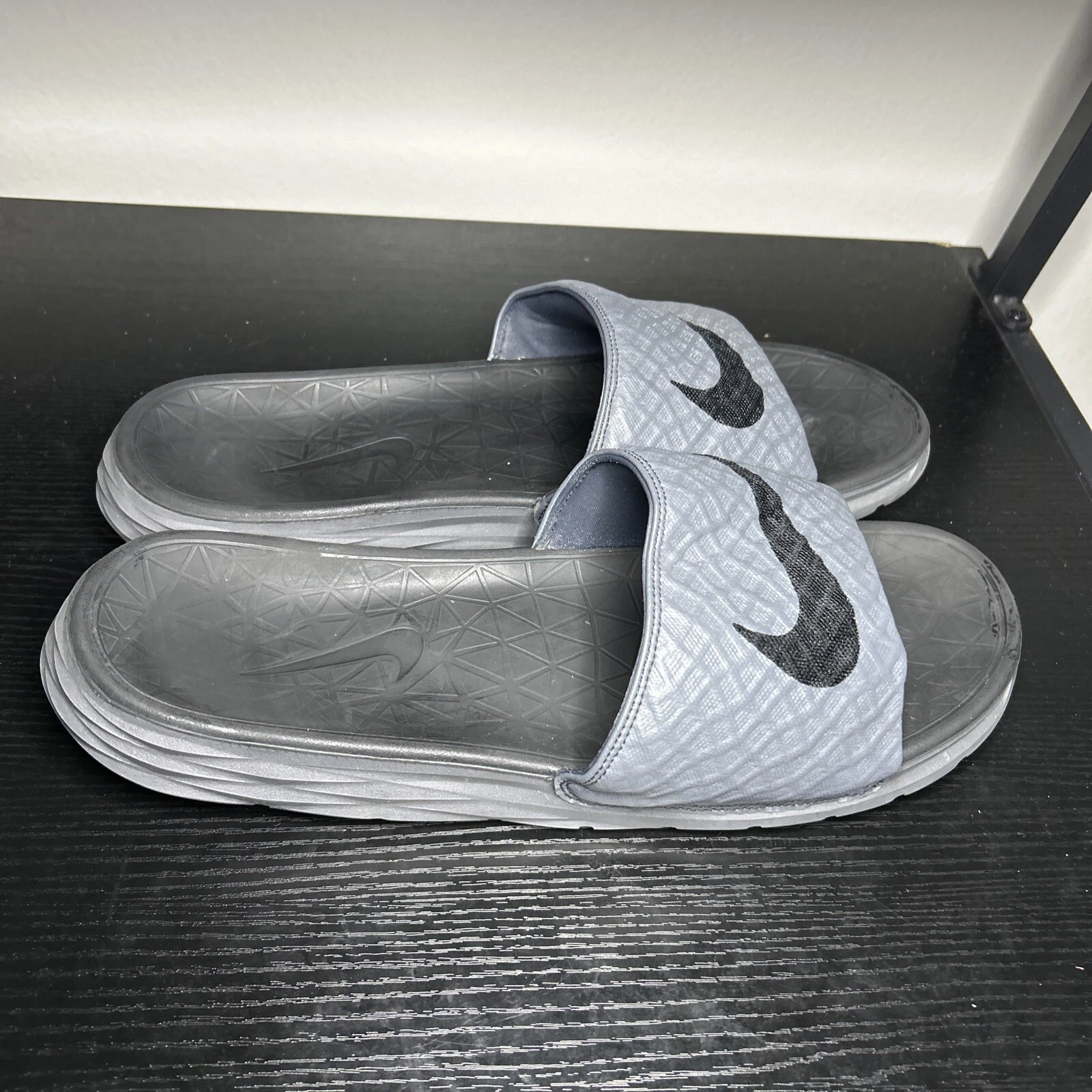 Nike Benassi Solarsoft Sandali Slides Uomo Taglia 15 Grigio Nero 705474 090