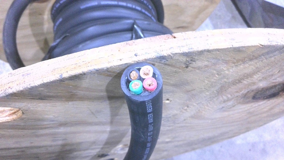 SOUTHWIRE 59832902 SEOPRENE CORD 4/C 6 AWG, SE00W, 600V, WATER