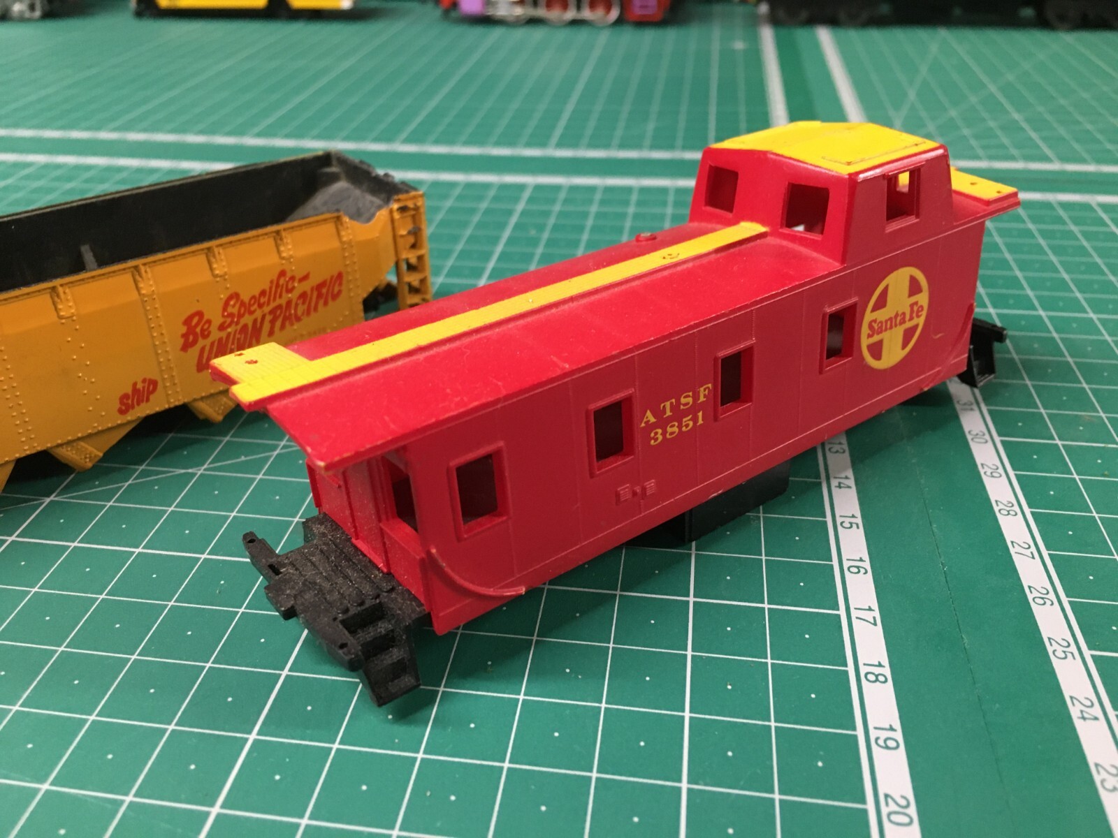 Bachmann HO Scale Hoppers and Caboose Miscellaneous Rolling Stock Parts