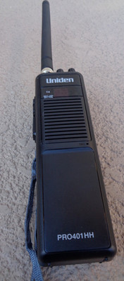UNIDEN PRO401HH 40 CHANNEL HANDHELD CB RADIO W/CLIP POWERS ON