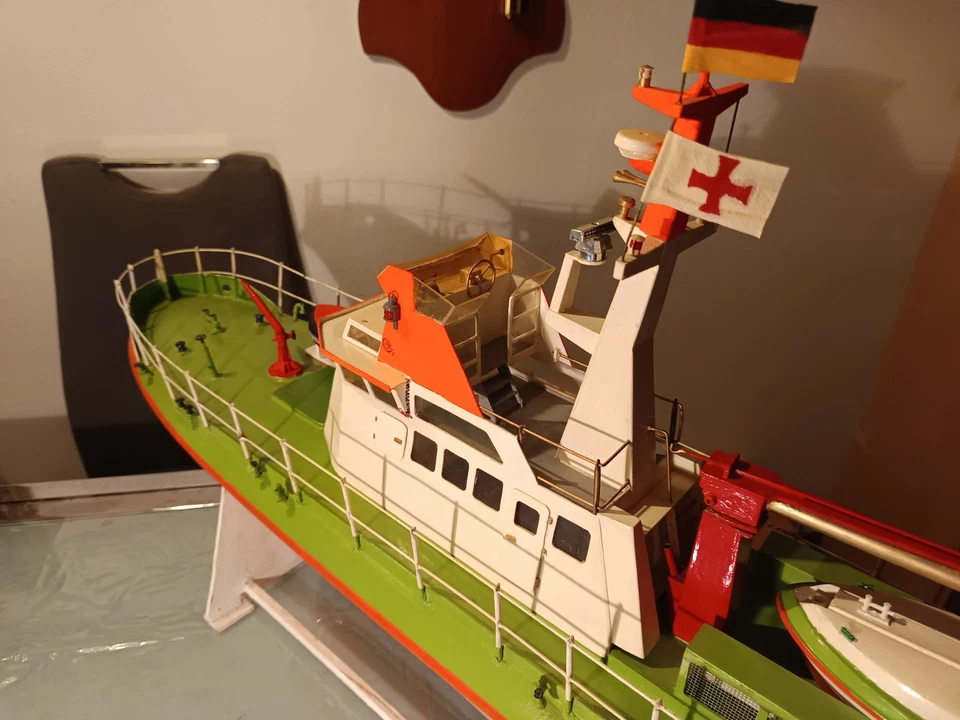 Schönes RC Modell eines Rettungskreuzers - Bild 4 von 4