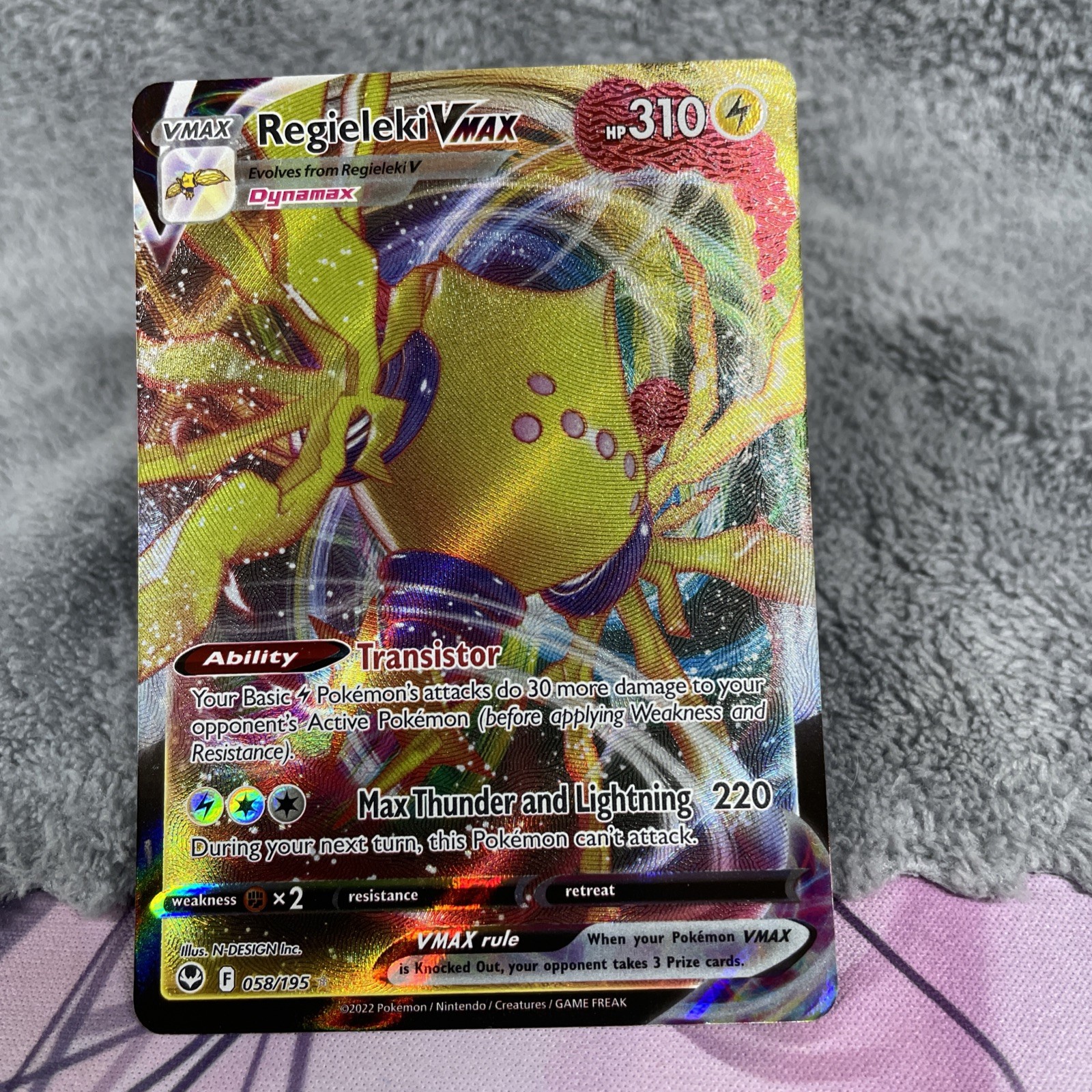 Pokémon Silver Tempest Regieleki VMAX 058/195 Ultra Rare Holo NM