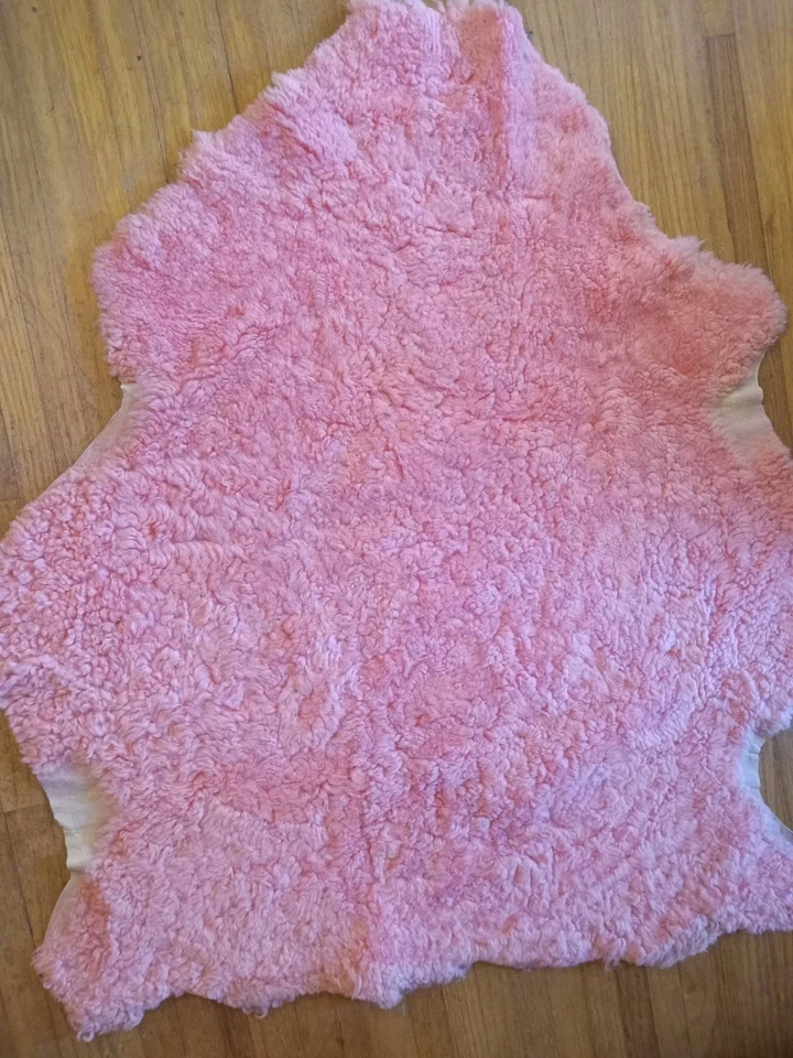 Tapete de pele de carneiro pequeno da Nova Zelândia 32x39" tingido coral-pêssego pele de lã real macia - Imagem 2 de 4