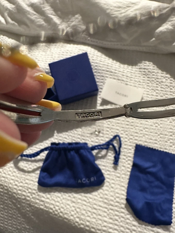 Tacori 925/18k Locking Bracelet w/ Key, Box, Dust bag, & Card- Christmas Special - Image 4 of 4