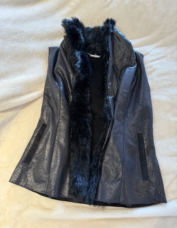 White House Black Market Black S Open Front Mid-Length Faux Fur Trim Vest