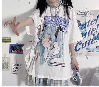 Short-sleeved T-shirt, mass-produced style, ''Jirai-kei'' (landmine styl