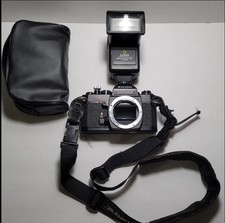Ricoh KR 5 Super 35mm SLR Film Camera w/ Sunpak Flash