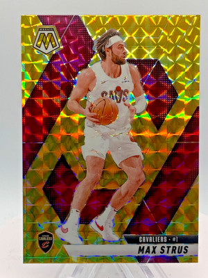 2024-25 Panini Mosaic - Max Strus #11 Reactive Yellow Mosaic Prizm