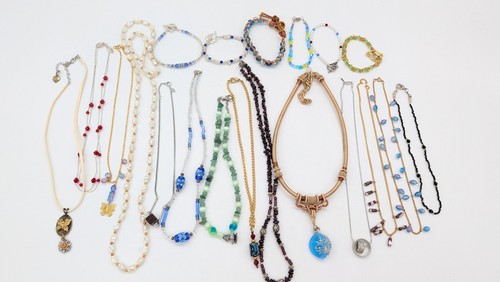 LOT (20 Pcs) Custom Jewelry (Assortment of Necklaces And Bracelets) Lot B
