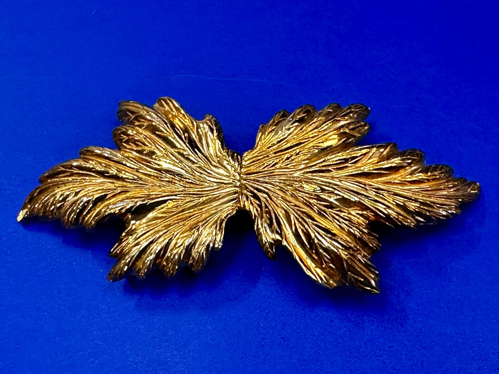 Detailed Leaf Two Piece Interlocking Vintage Gold… - image 3
