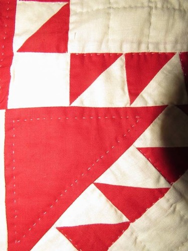 GORGEOUS VINTAGE AMISH MADE CHRISTMAS RED & WHITE HAND STITCHED QUILT - Picture 2 of 5