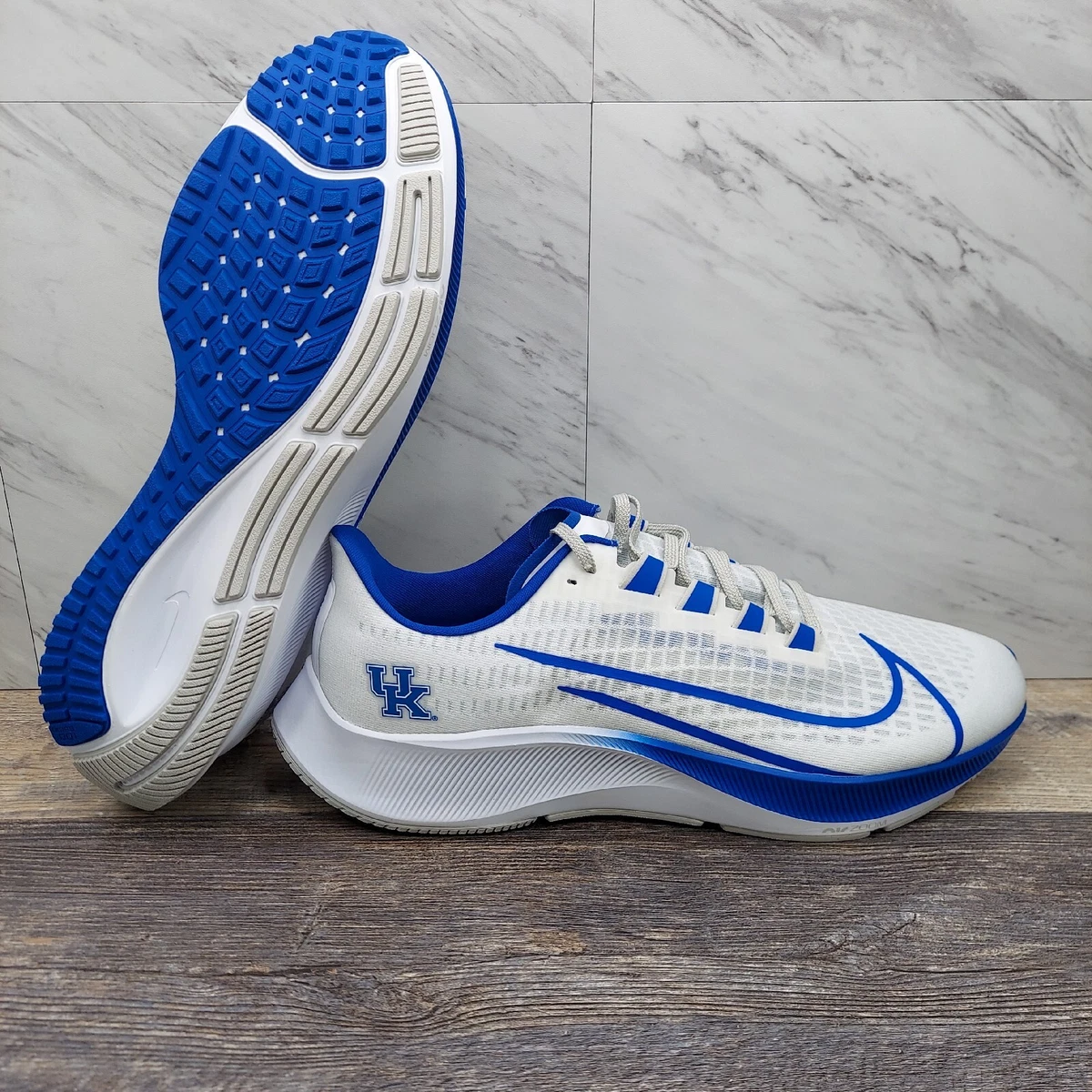 Kentucky wildcats hotsell nike shoes