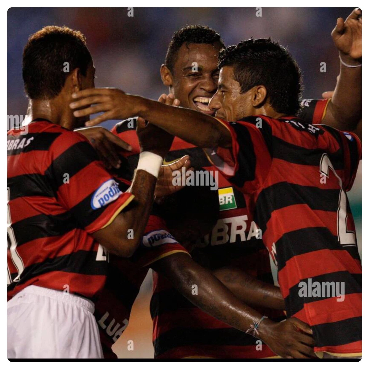 NIKE Flamengo Brazil #10 2008 Home Soccer Jersey Men's Medium