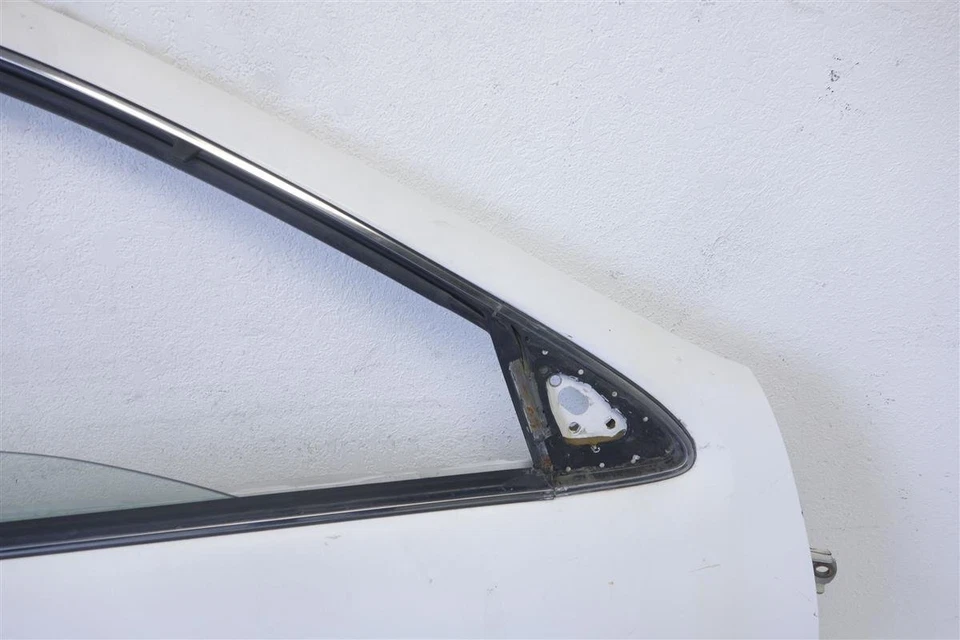 1998-1999 Nissan Altima Front Passenger Right Door - Cloud White - Image 2 of 4