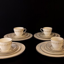 Spode Delphi SET of 20 Pc Gold Leaf 4 pl. set...