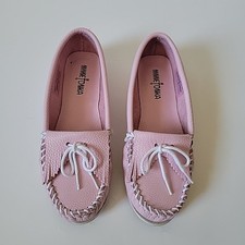 Minnetonka Pink Pebbled Leather Moccasins 8.5 Casual Romantic Southwestern
