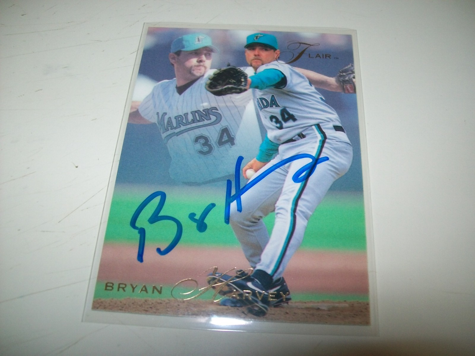 1993 FLEER FLAIR BRYAN HARVEY AUTOGRAPH SIGNED AUTO #52 FLORIDA MARLINS