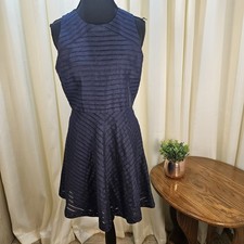 Banana Republic Navy Tone On Tone Women’s Size 4 Sleeveless Stripe Dress Zipper