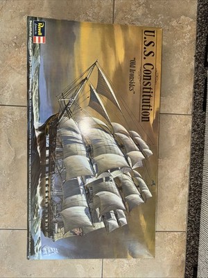 Revell U.S.S. Constitution ''Old Ironsides'' plastic model ship kit H-398