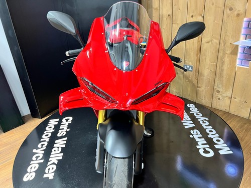 Ducati Panigale V4S 2025 In Stock NOW! FREE UK DELIVERY! 4.9% APR on PCP - Picture 6 of 16