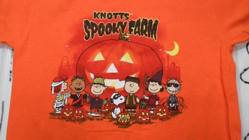 Small Kids 2019 Knotts Spooky Farm Snoopy Charlie Brown Shirt - Picture 2 of 3