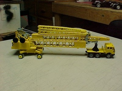 SIKU 50cm Tower Crane from Set 4011 Mercedes Truck, 1:55 Scale Diecast Model