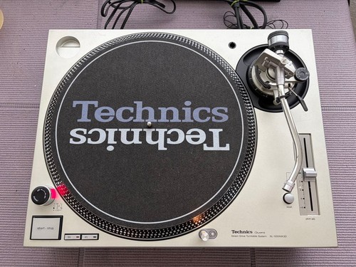 Excellent condition Technics SL-1200MK3D turntable used