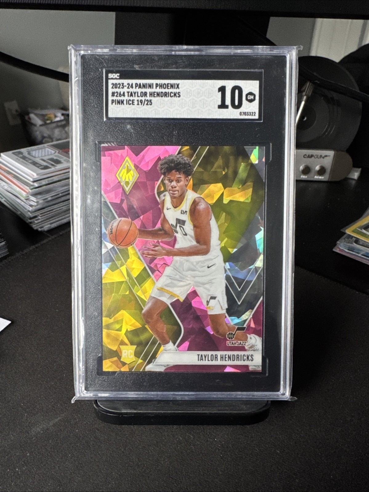 2023-24 Panini Phoenix - Pink Ice #264 Taylor Hendricks /25 RC Jazz