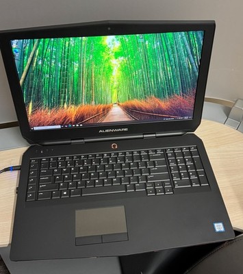 Alienware 17 R3 Laptop - i7-6820HK 16GB 512GB SSD / 8GB NVidia GTX 980M