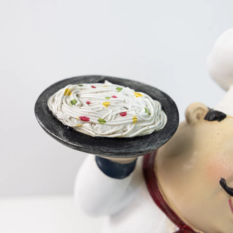 Escultura decorativa de chef italiano Polystone para servir pasteles y pastas 6"X5"X 10" Foto 3 de 4