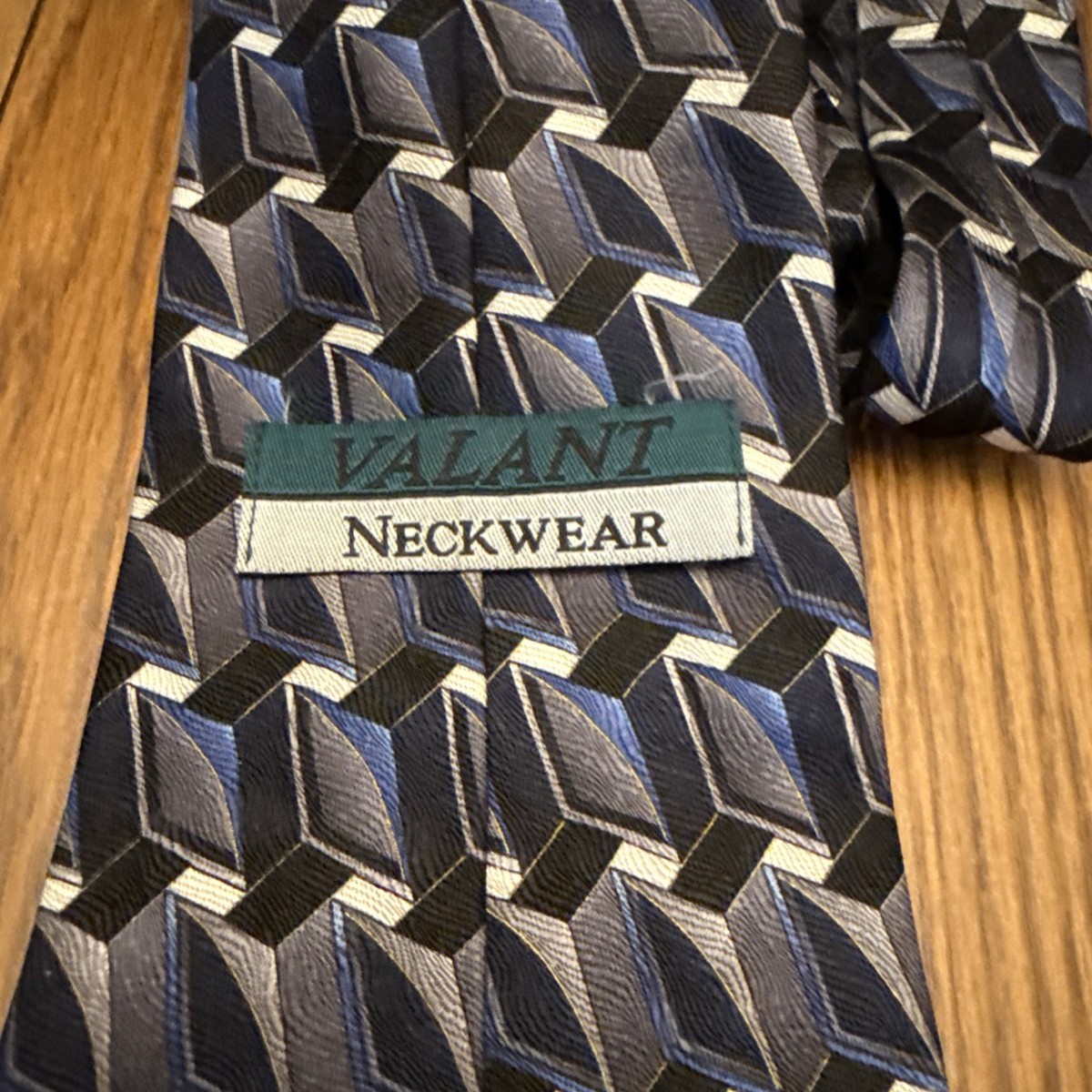 Valant Neckwear Black Gray 100% Silk Men’s Neck Tie Made In Korea