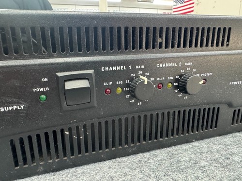 QSC RMX 4050HD Professional Power Amplifier - Picture 3 of 7