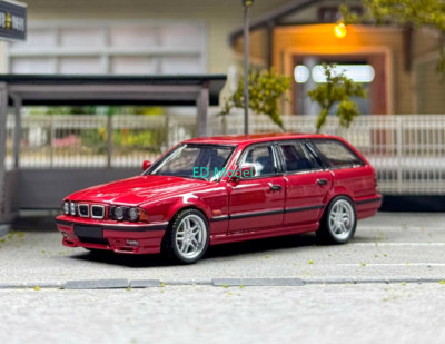 BN Mortal 1:64 Red E34 Touring Wagon Standard Sports Model Diecast Metal Car
