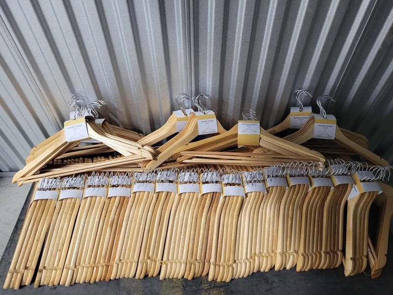 125 Count Wooden Clothes Hangers