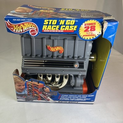 Hot Wheels Case Sto N Go Race Case Engine Stores 28 Cars 1999