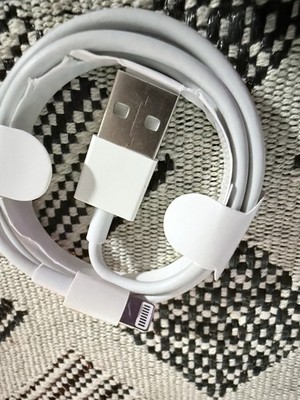 White USB Charging & Data Sync Cable, Flexible, 1m