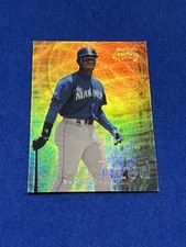 1999 Ken Griffey Jr Skybox Hip No Tized Baseball Card Seattle Mariners HOF