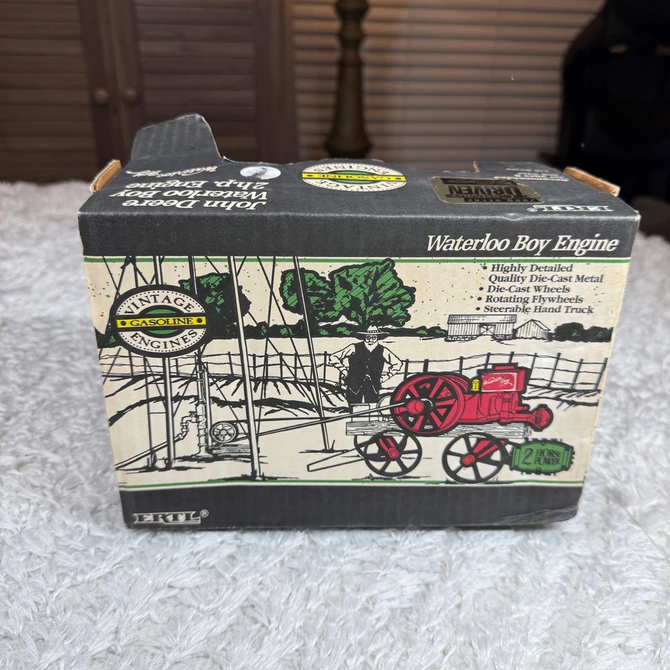 ERTL John Deere Waterloo Boy 2 hp Engine 1/8 Scale Vintage Replica Toy 4645 - Image 4 of 4