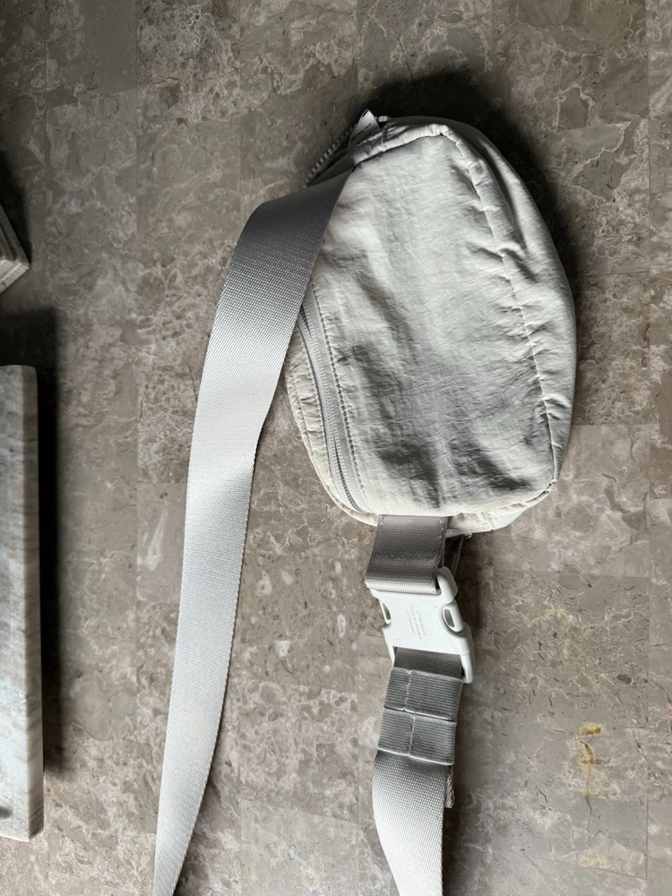 Lululemon White Opal Crossbody Belt Bag Like New Bone Off White 1L
