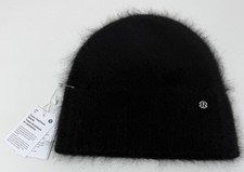 NWT Lululemon Fuzzy Cashmere Beanie SZ O/S Bl...