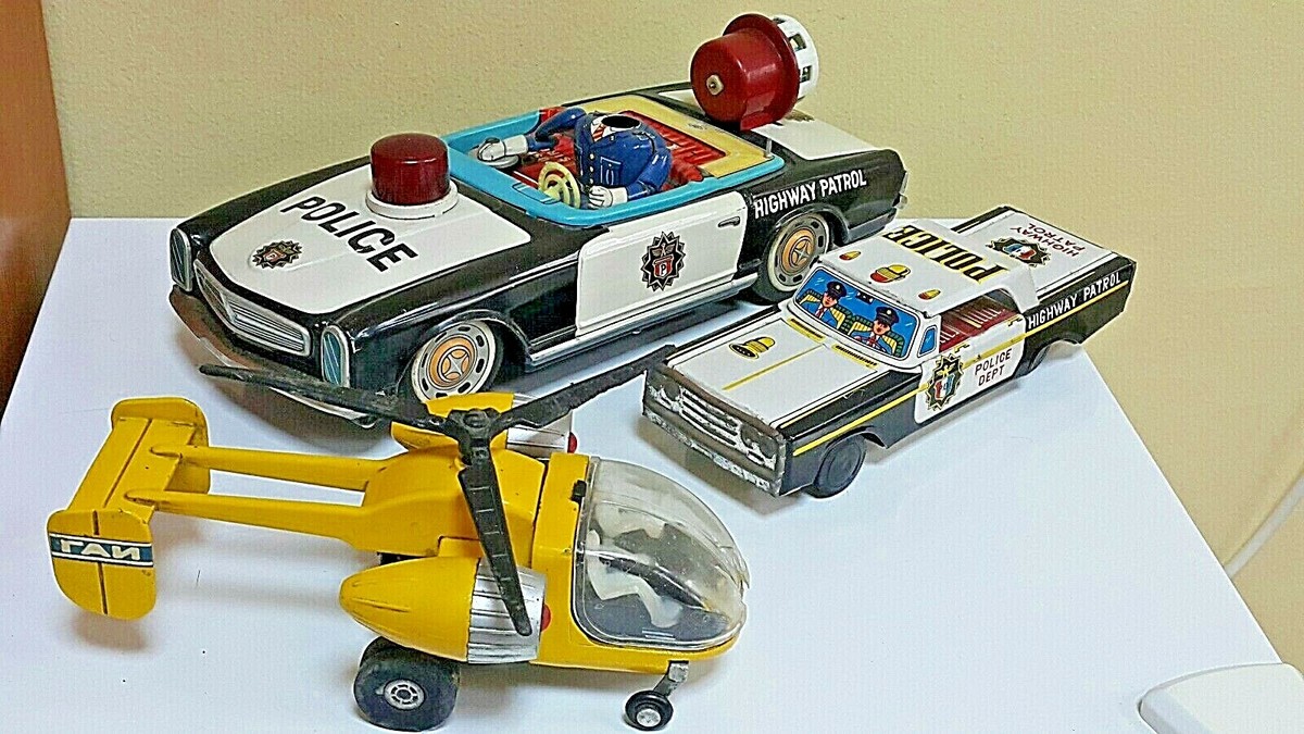 VINTAGE OLDSMOBILE POLICE CAR PD TIN METAL TOY 60's FRICTION VINTAGE OLDSMOBILE POLICE CAR PD TIN METAL TOY 60's FRICTION