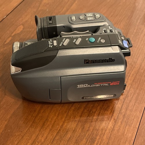 Panasonic PV-L601 D VHSC Palmcorder Camcorder 20x Optical Zoom Tested Works - Picture 3 of 10