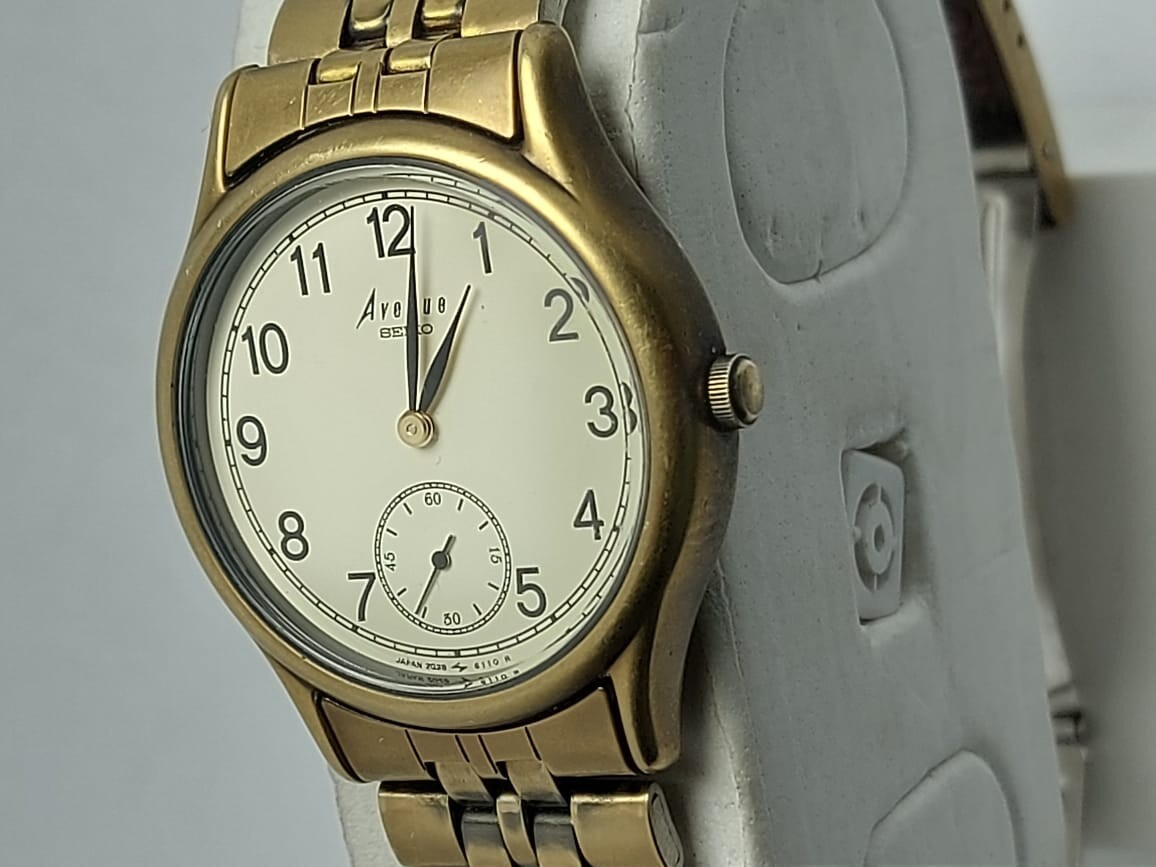 Rare Vintage Seiko Avenue Quartz Gold Plated Watch ref# 2G28